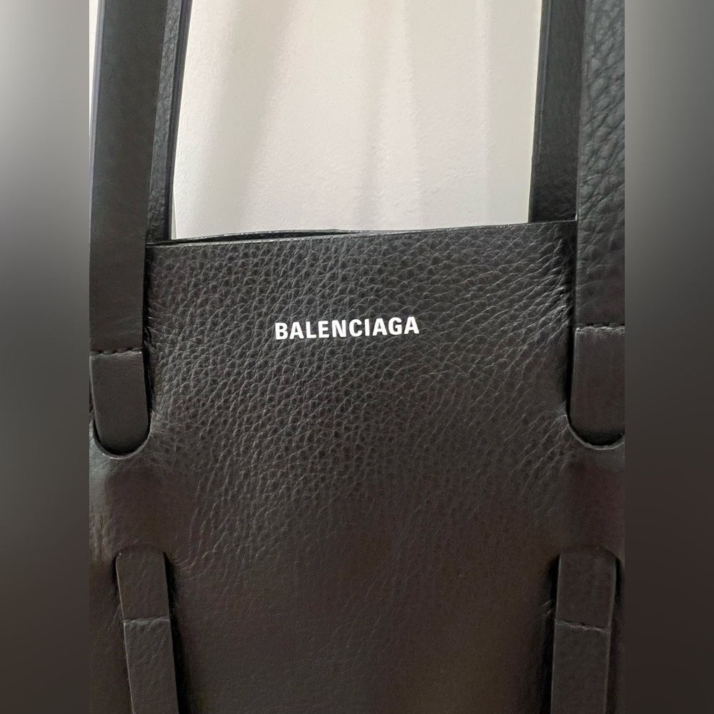 Balenciaga Everyday black totes - Picture 3 of 4